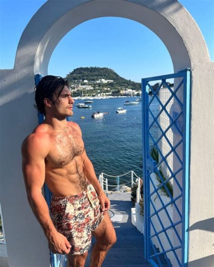 Brendon Zub Height, Weight, Net Worth, Age, Birthday, Wikipedia, Who, Instagram, Biography