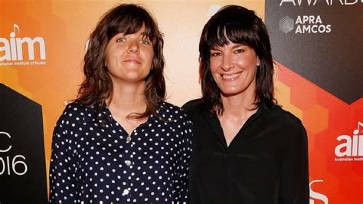 Courtney Barnett And Jen Cloher Relationship:- Her Girlfriend Photos