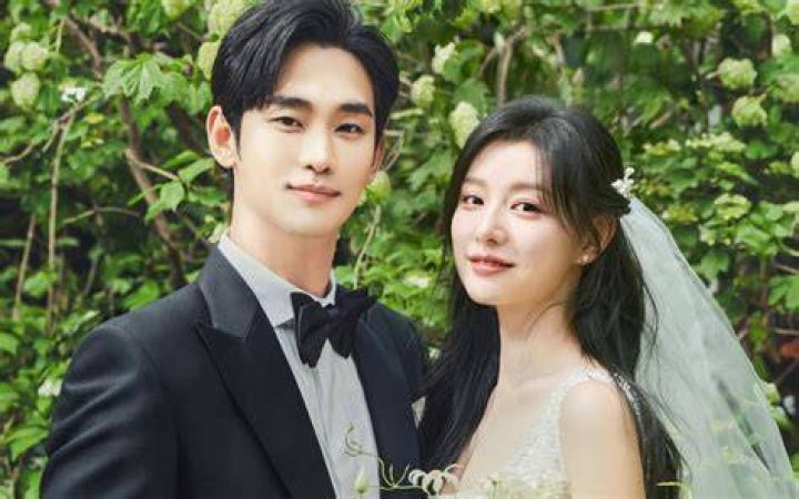 Discovering Kim Soo In's Age: A Dive Into Her Life